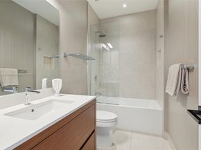 3581 E Glencoe St 309, Miami FL 33133