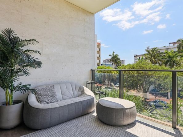 3581 E Glencoe St 309, Miami FL 33133