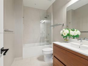 3581 E Glencoe St 309, Miami FL 33133