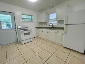 4562 Old Military Trl, West Palm Beach FL 33417
