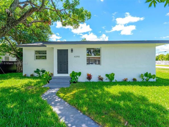 4390 NW 171st St, Miami Gardens FL 33055