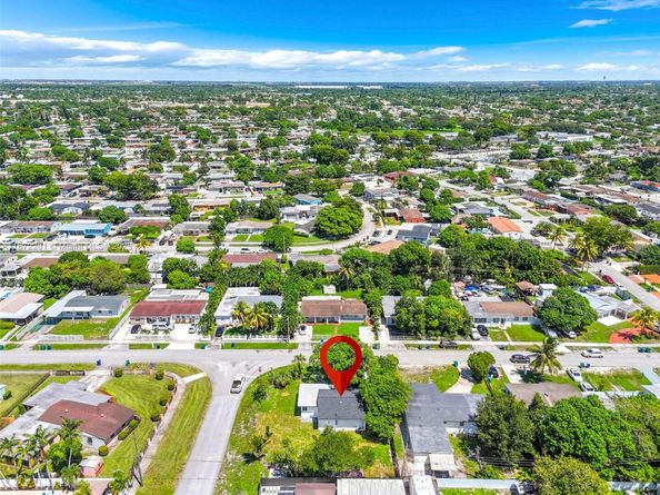 4390 NW 171st St, Miami Gardens FL 33055