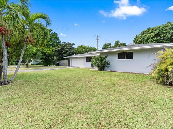 6791 SW 10th Ct, Pembroke Pines FL 33023