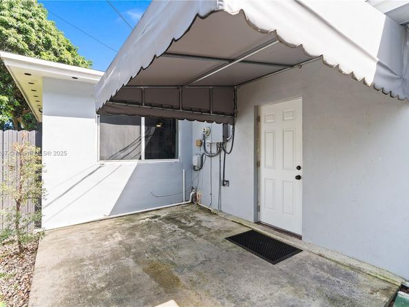 6791 SW 10th Ct, Pembroke Pines FL 33023
