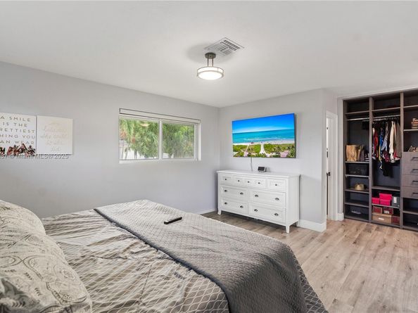 6791 SW 10th Ct, Pembroke Pines FL 33023