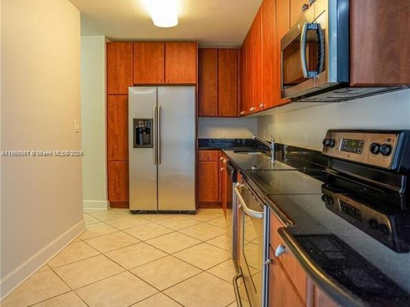 401 69th St 609, Miami Beach FL 33141