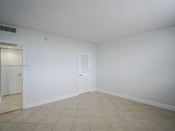 401 69th St 609, Miami Beach FL 33141