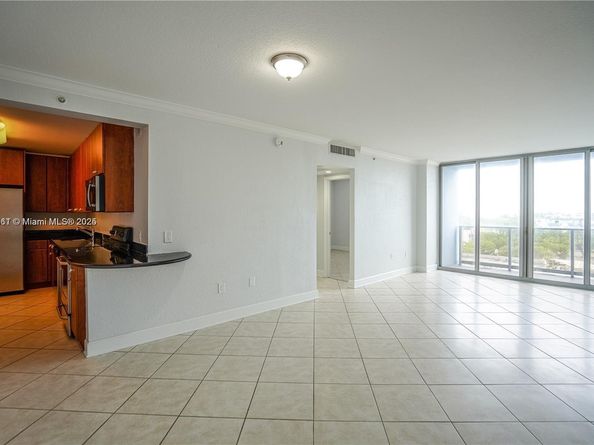 401 69th St 609, Miami Beach FL 33141