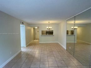 13685 NE 10th Ave 210, North Miami FL 33161