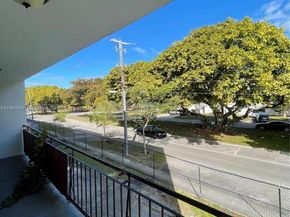 13685 NE 10th Ave 210, North Miami FL 33161