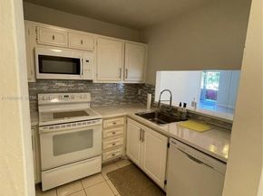 13685 NE 10th Ave 210, North Miami FL 33161