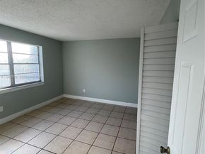 13685 NE 10th Ave 210, North Miami FL 33161