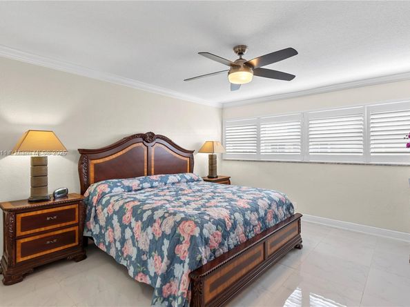 329 SE 3rd St 405P, Hallandale Beach FL 33009