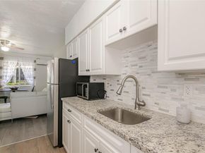 2524 Hayes St 9, Hollywood FL 33020