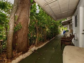 2524 Hayes St 9, Hollywood FL 33020