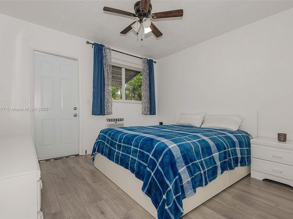 2524 Hayes St 9, Hollywood FL 33020