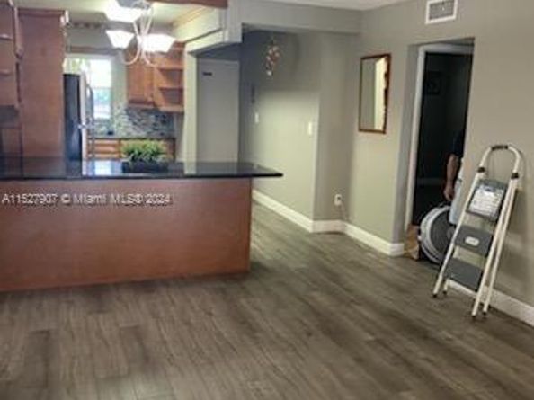 5500 SW 77th Ct 201, Miami FL 33155
