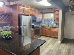 5500 SW 77th Ct 201, Miami FL 33155