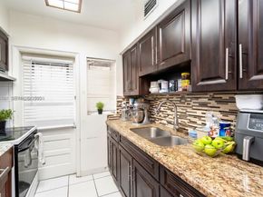 2331 NW 14th St, Miami FL 33125