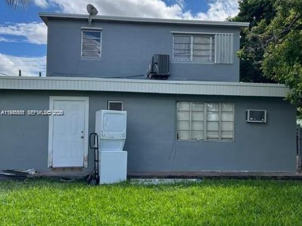 2331 NW 14th St, Miami FL 33125