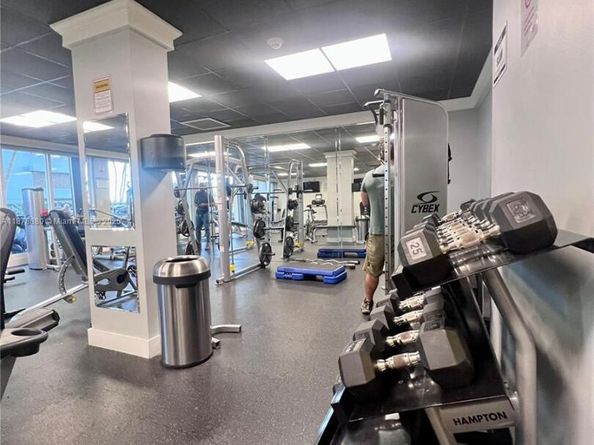 1865 79th St Cswy 15G, North Bay Village FL 33141