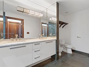 900 Biscayne Blvd 3502, Miami FL 33132