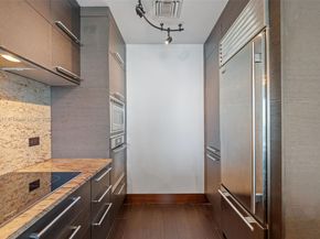 900 Biscayne Blvd 3502, Miami FL 33132