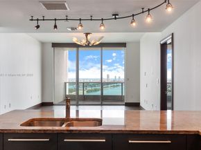 900 Biscayne Blvd 3502, Miami FL 33132