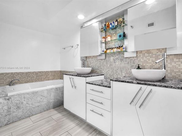 3530 Mystic Pointe Dr 2907, Aventura FL 33180