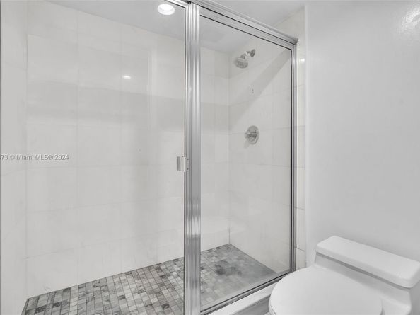 3530 Mystic Pointe Dr 2907, Aventura FL 33180