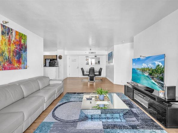 3530 Mystic Pointe Dr 2907, Aventura FL 33180