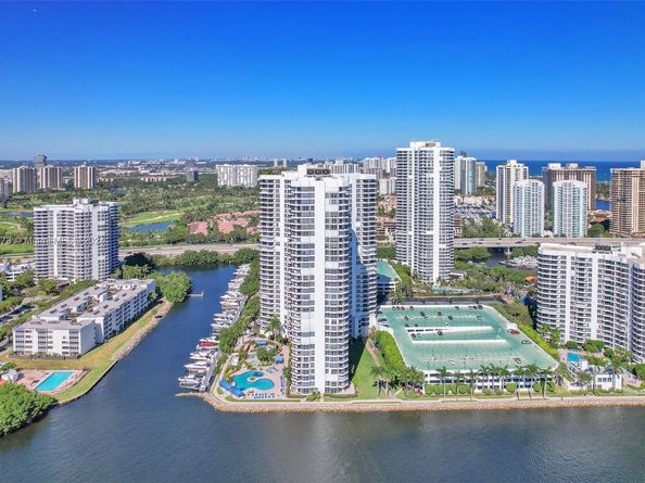 3530 Mystic Pointe Dr 2907, Aventura FL 33180