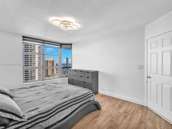 3530 Mystic Pointe Dr 2907, Aventura FL 33180