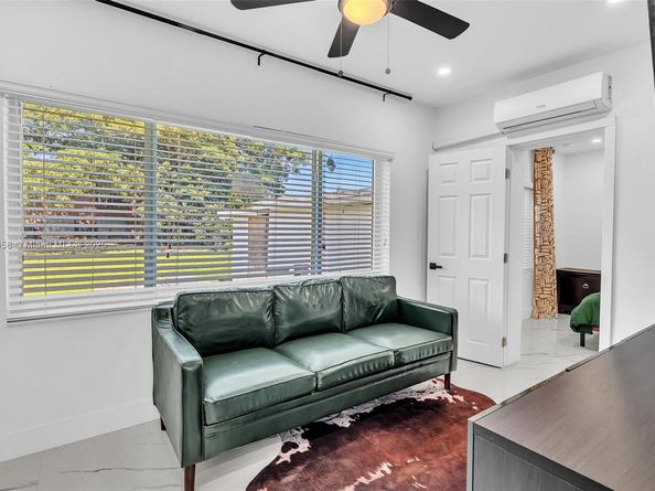 797 NW 35th St, Miami FL 33127