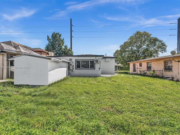 797 NW 35th St, Miami FL 33127