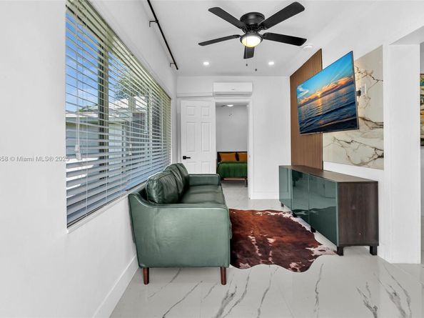 797 NW 35th St, Miami FL 33127