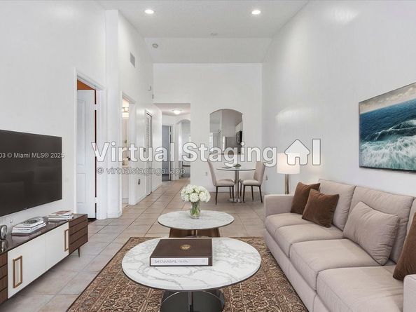 2251 NW 77th Way 205, Pembroke Pines FL 33024