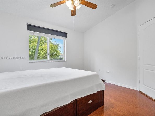 2251 NW 77th Way 205, Pembroke Pines FL 33024