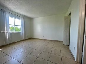 8260 SW 210th St 311, Cutler Bay FL 33189