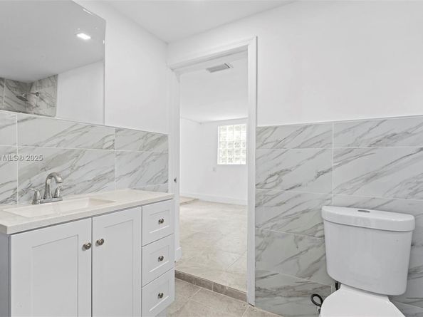 760 NW 126th St, North Miami FL 33168