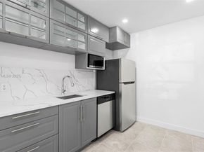 760 NW 126th St, North Miami FL 33168