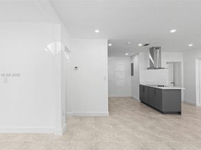 760 NW 126th St, North Miami FL 33168