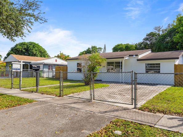 760 NW 126th St, North Miami FL 33168