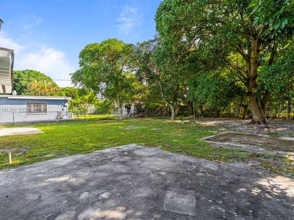 760 NW 126th St, North Miami FL 33168