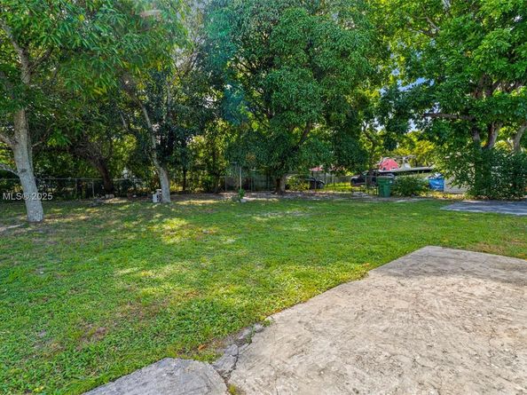 760 NW 126th St, North Miami FL 33168