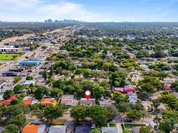 760 NW 126th St, North Miami FL 33168