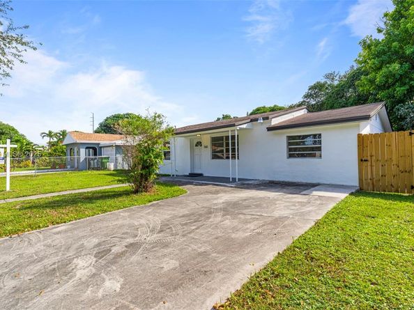 760 NW 126th St, North Miami FL 33168