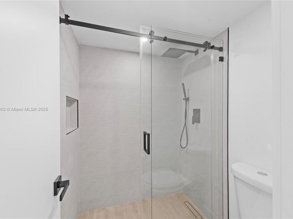 100 Bayview Dr 604, Sunny Isles Beach FL 33160