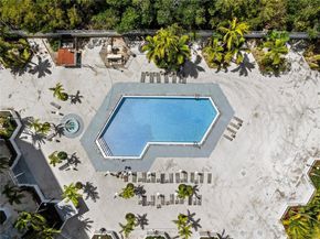 100 Bayview Dr 604, Sunny Isles Beach FL 33160
