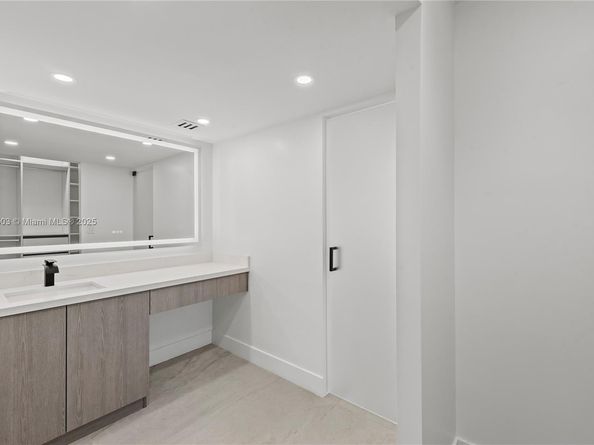 100 Bayview Dr 604, Sunny Isles Beach FL 33160